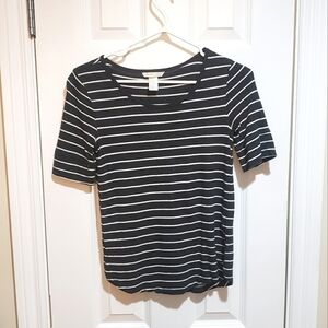 🌿 3/$20 🌿 H&M Gray and White Striped T-Shirt Size Extra Small